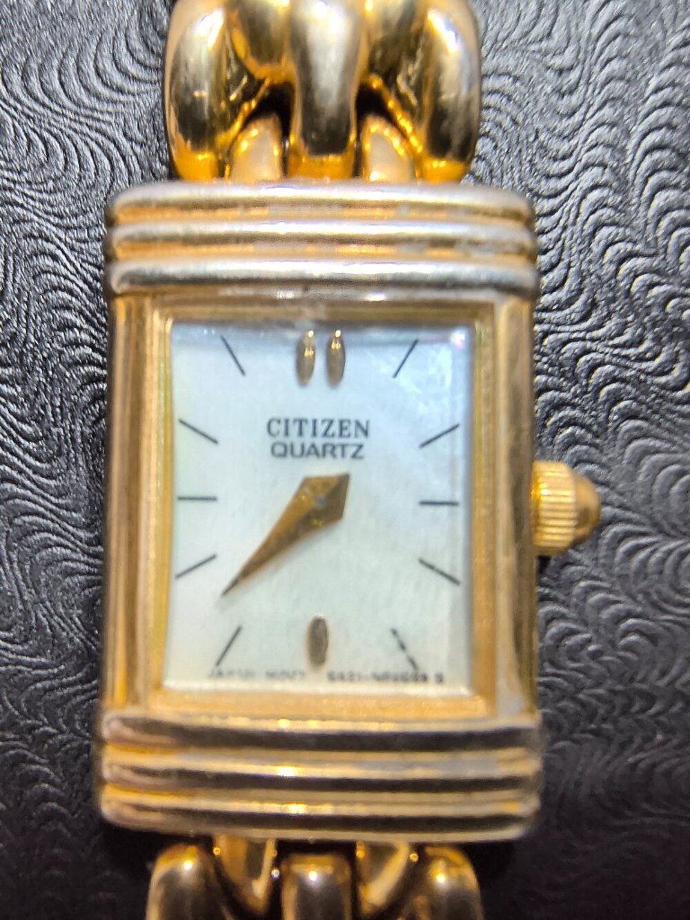 Citizen Watch Women Elegance MOP Dial 5421-S64398 Gold Link Band New Bat Great